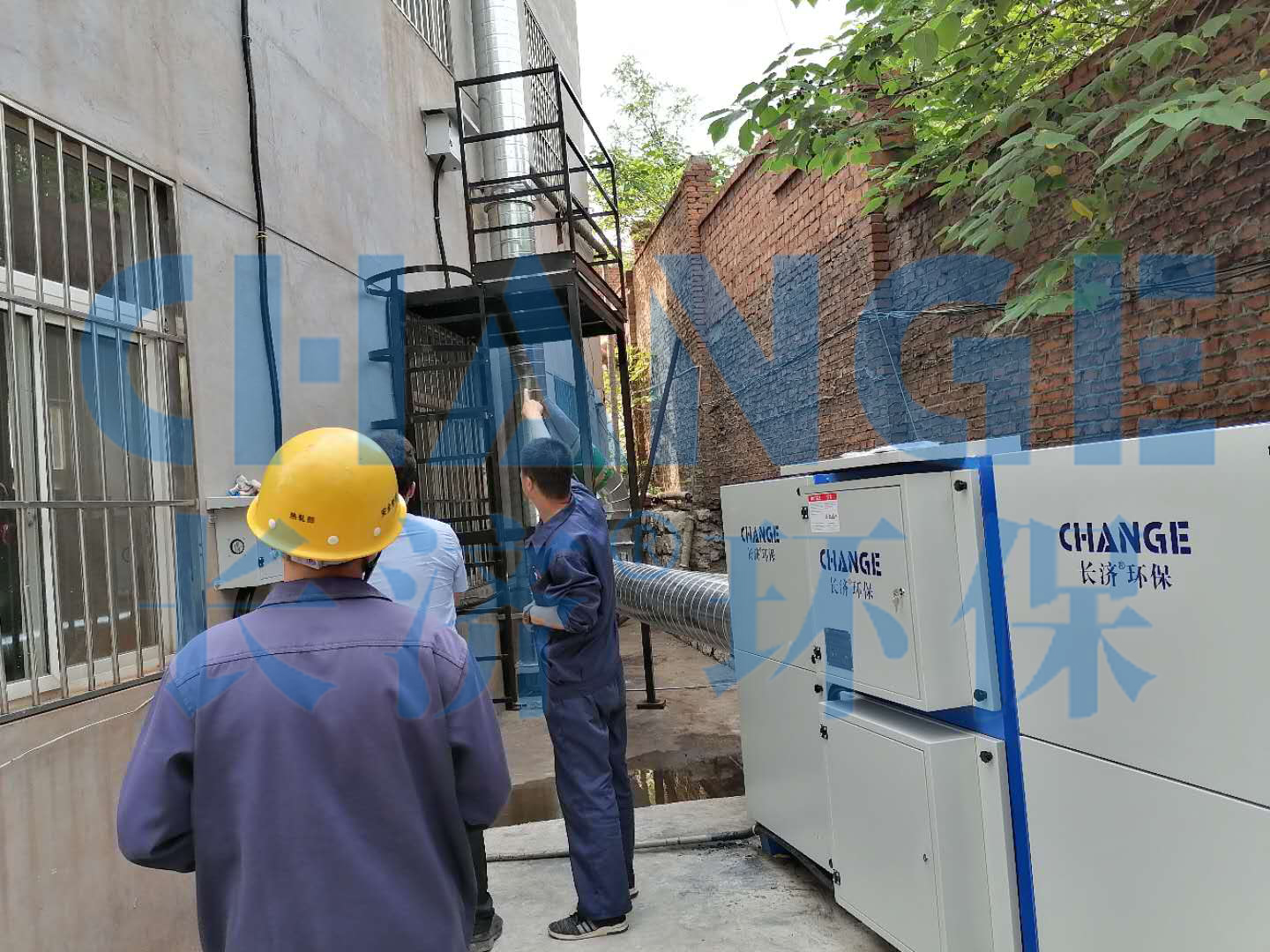 鑄造廠油霧凈化現(xiàn)場(chǎng)安裝